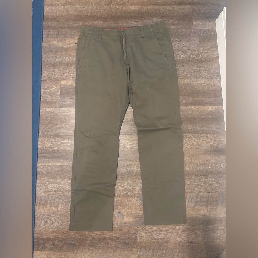 Under Armour Men's Dark Green Chinos